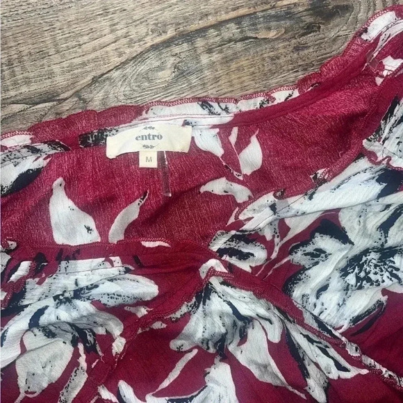 Red floral lightweight top - Picture 2 of 2